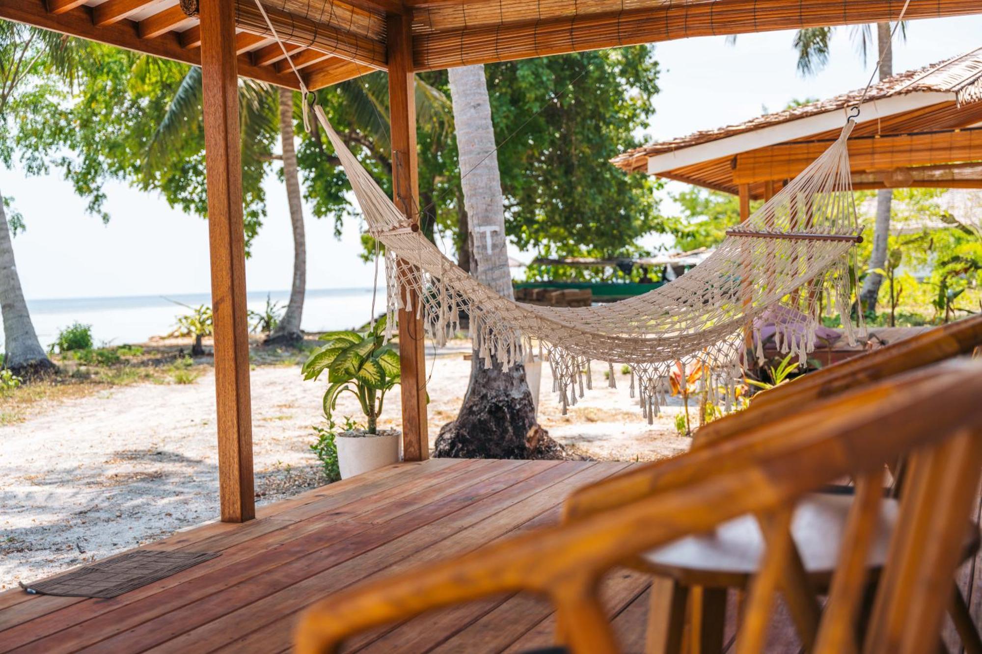 Reconnect - Private Island Resort & Dive Center Togean - Buka Buka Island Ampana Exteriör bild